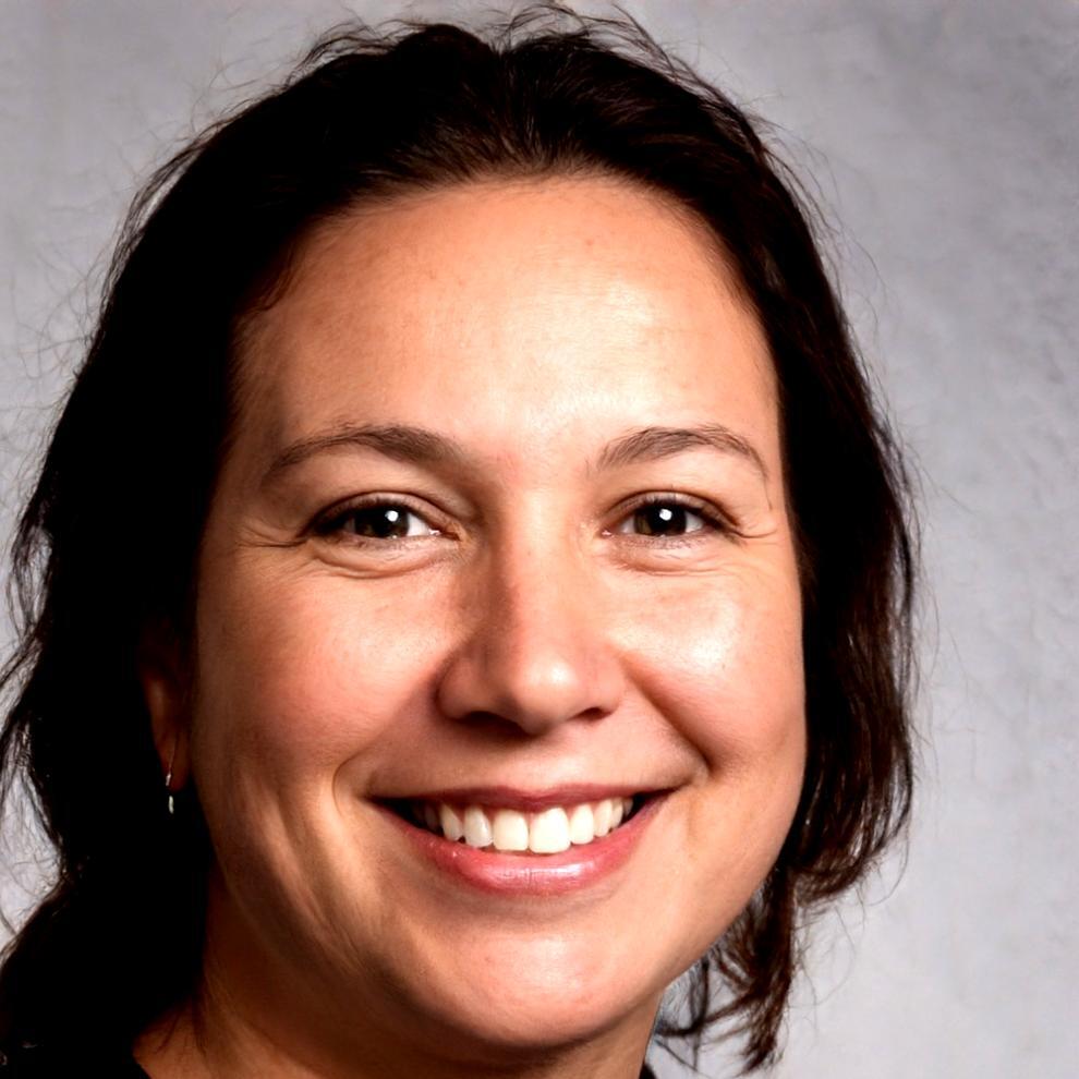 Ana Martínez - Directora de Educación Financiera